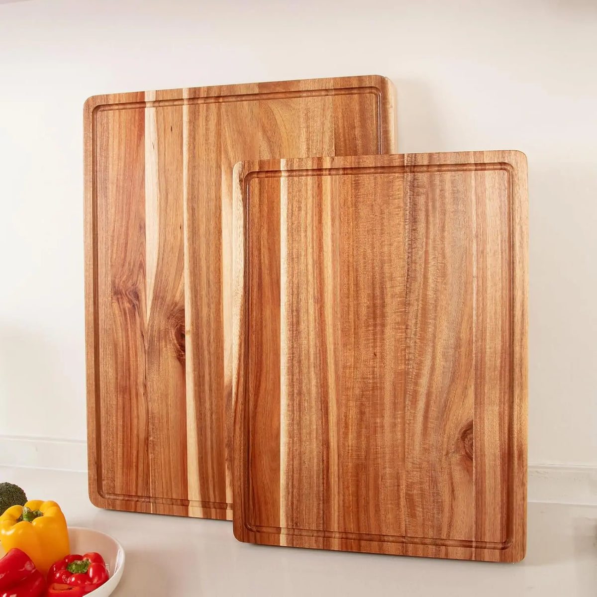 TWISTER.CK Acacia Wood Cutting Board With Side Handles